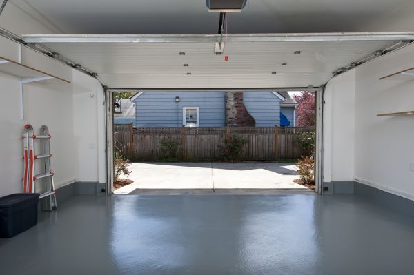 Cost of Garage Settling Repair in Saint Petersburg